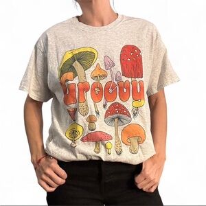 Groovy Mushroom Tee Shirt Size Large